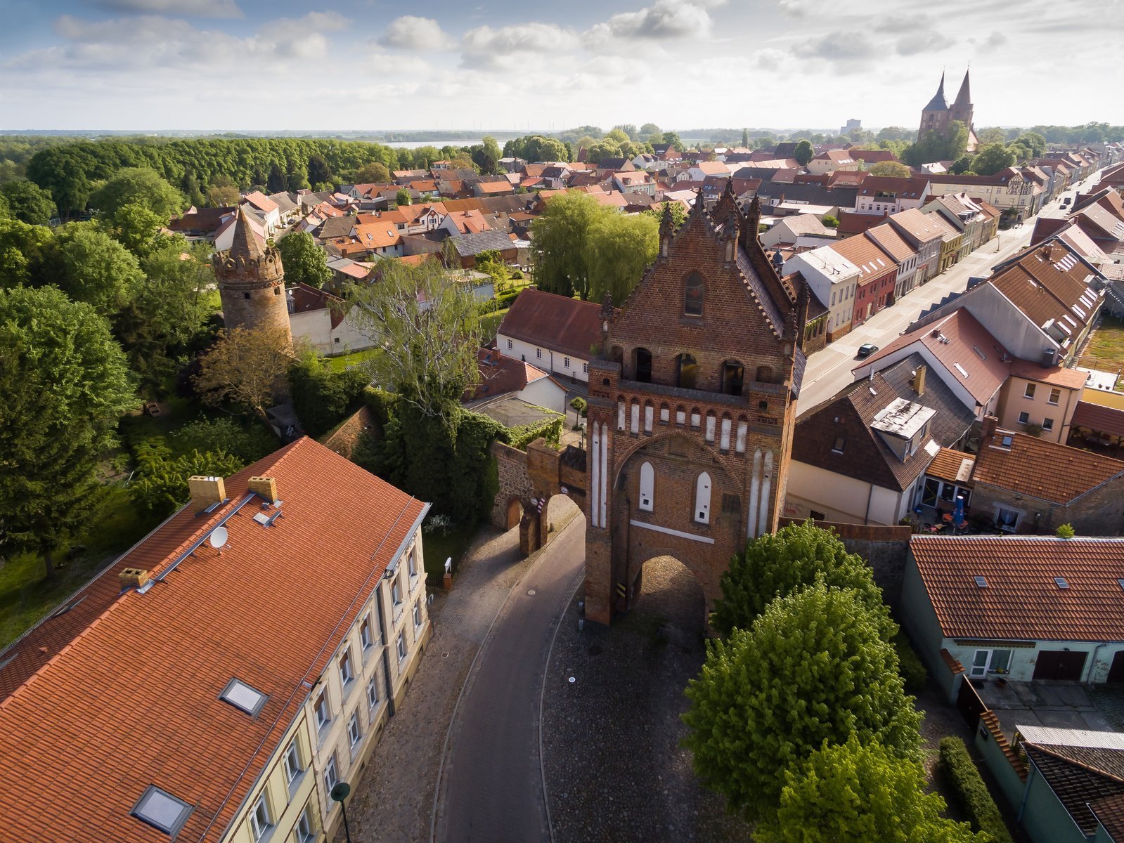 Luftaufnahme eines Historischen Stadttores